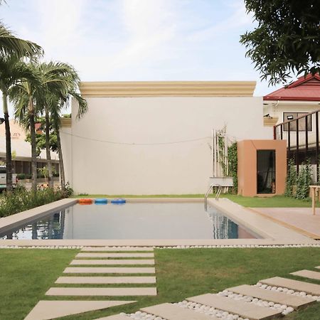 Отель Reddoorz Premium @ Wireless Mandaue Cebu Экстерьер фото