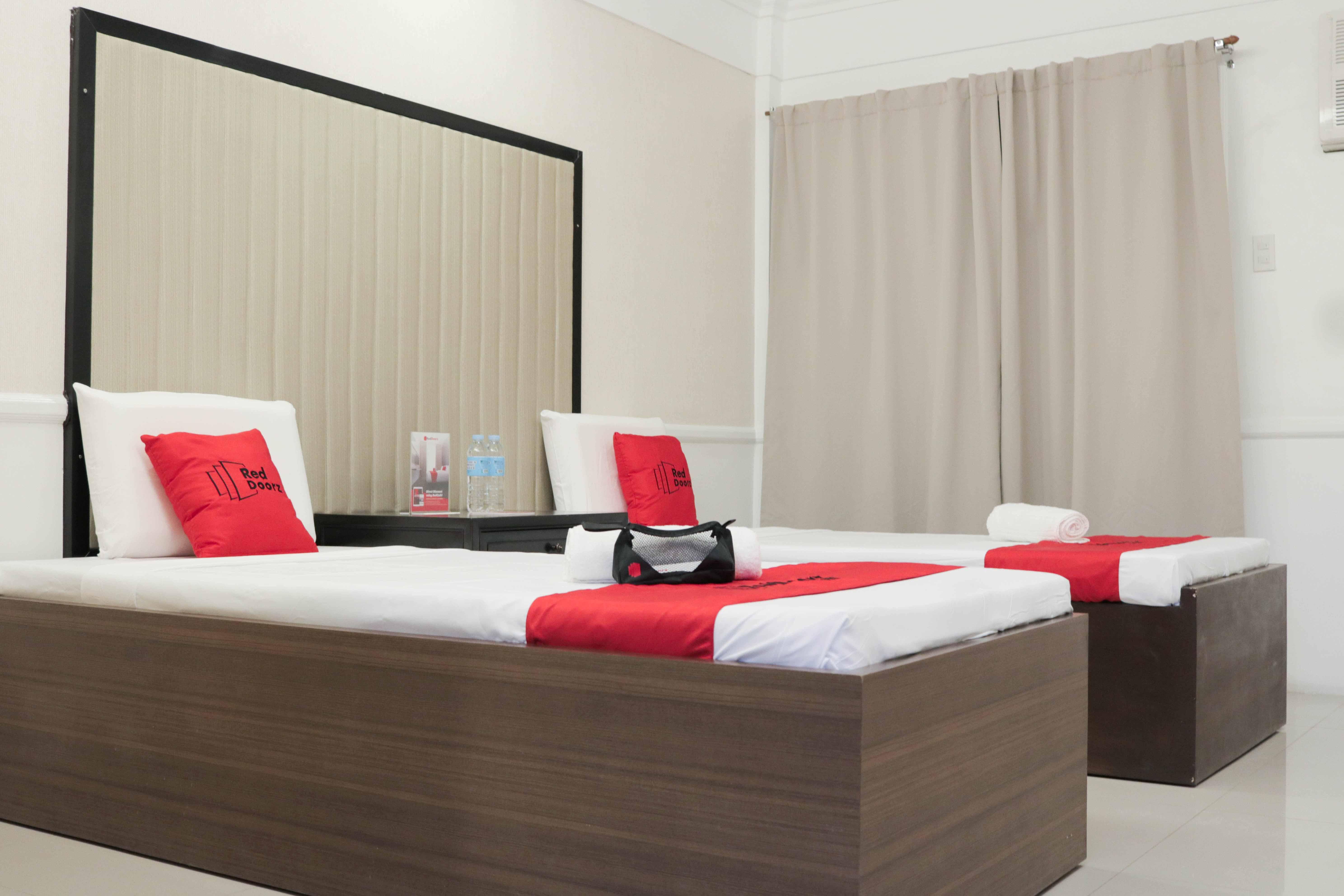 Отель Reddoorz Premium @ Wireless Mandaue Cebu Экстерьер фото