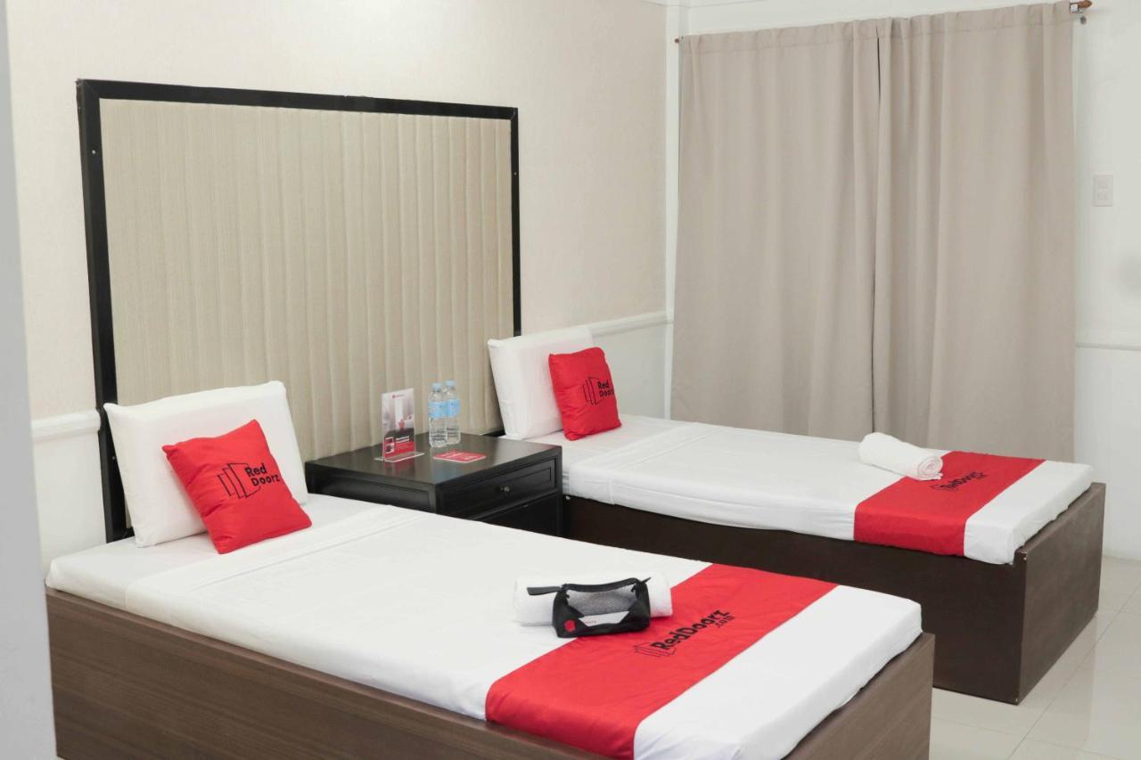Отель Reddoorz Premium @ Wireless Mandaue Cebu Экстерьер фото